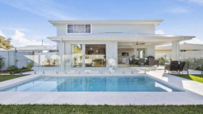 Calypso - Pool, Walk To Beach, Sawtell